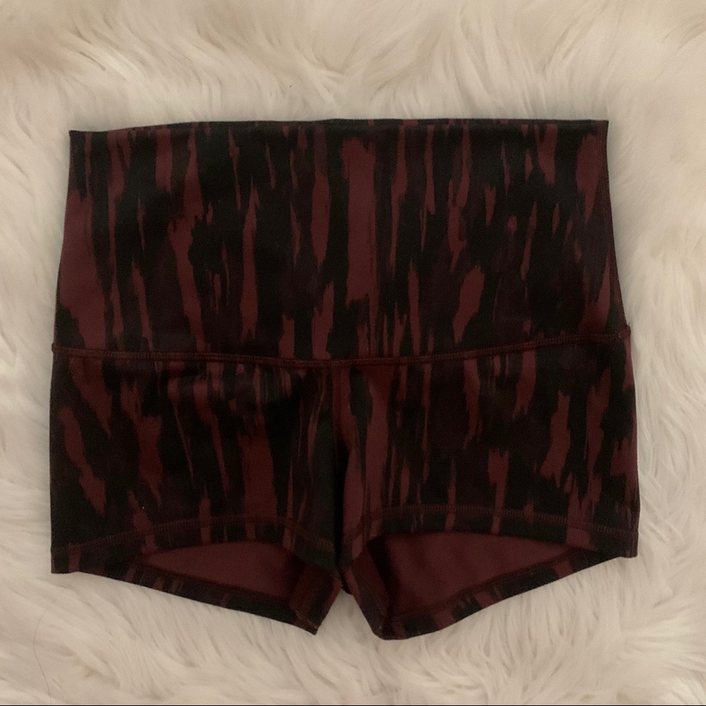NWOT lululemon reversible boogi…